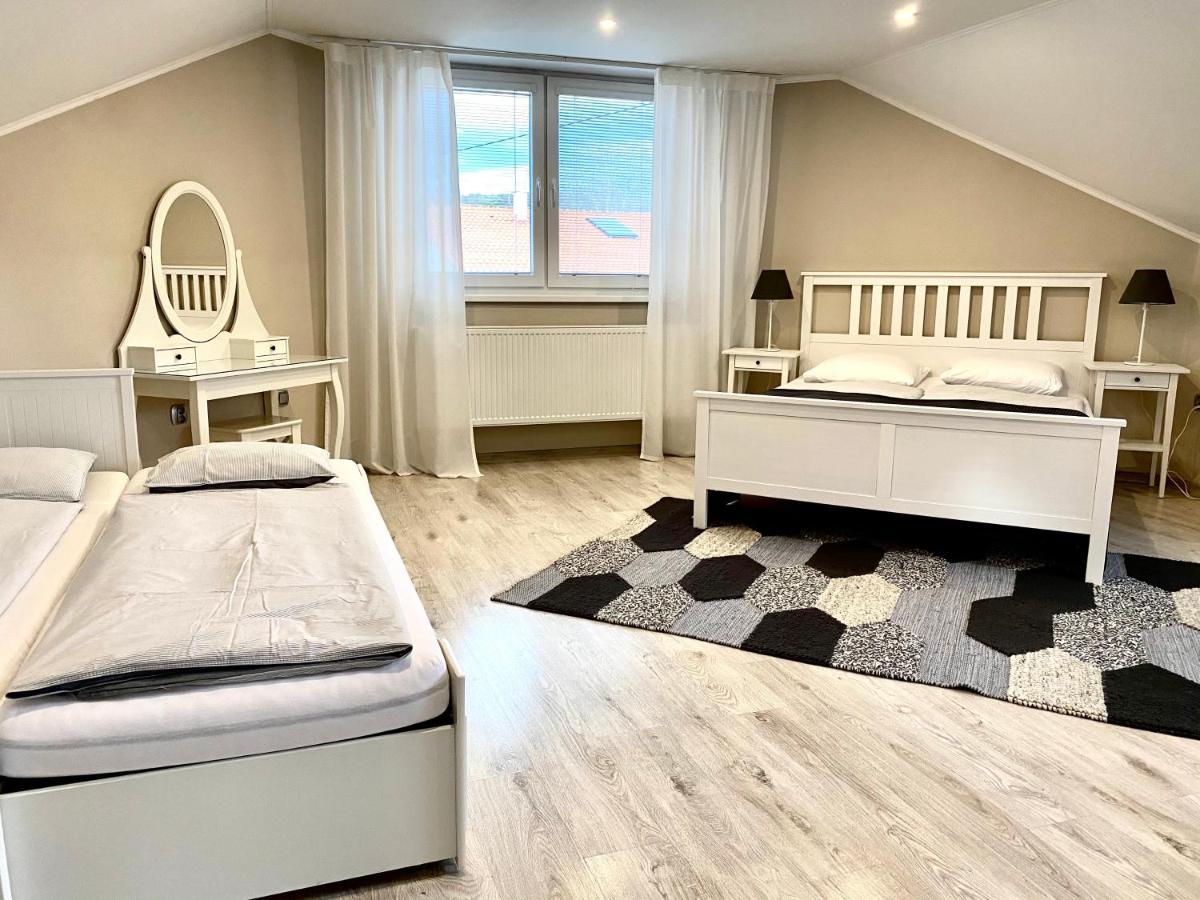 P&P Apartmany Бойнице Екстериор снимка